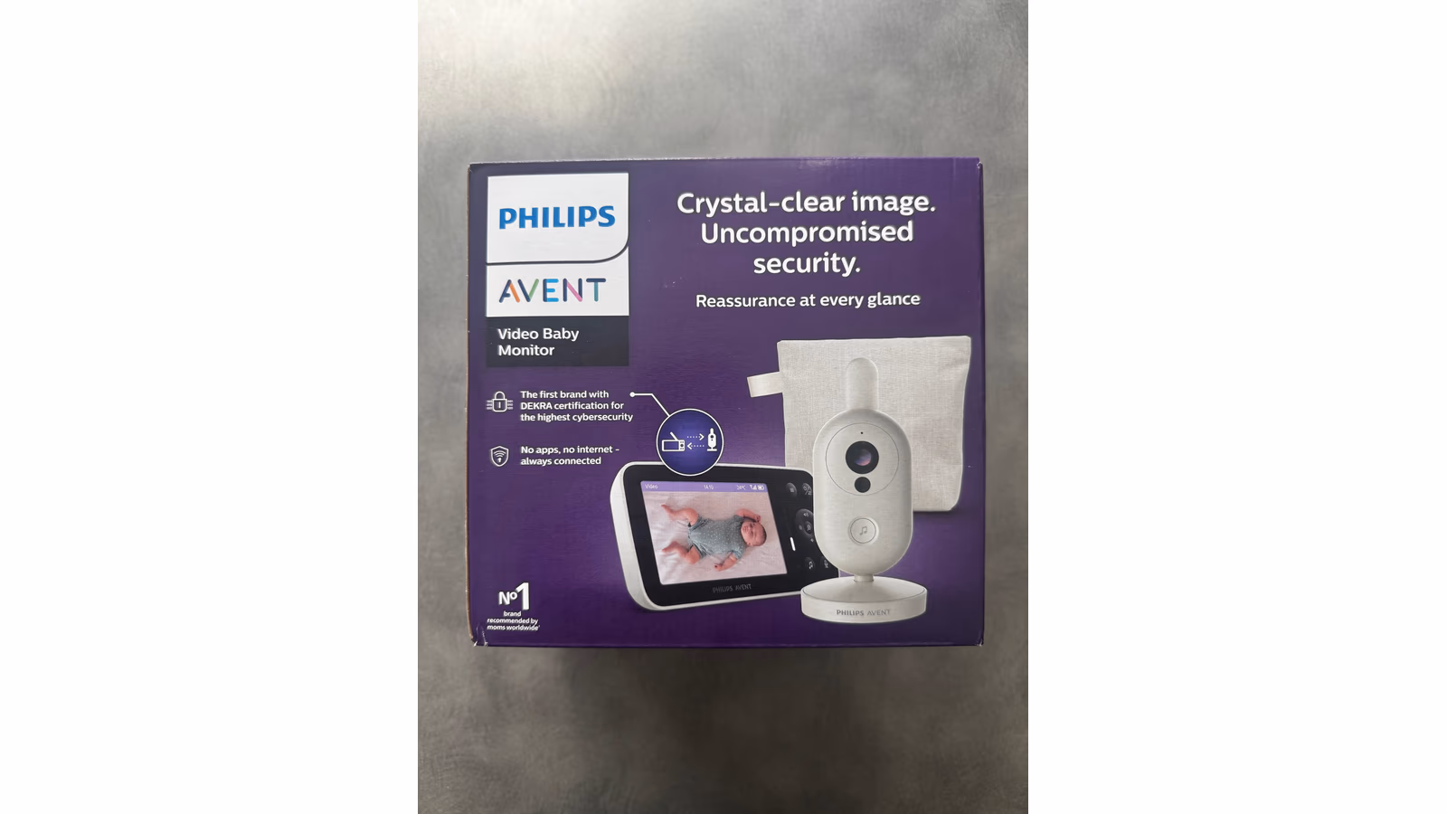 The retail box of the Philips Avent video baby monitor