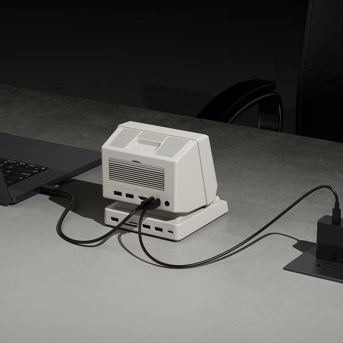 The Wokyis i5 connected to a laptop by one USB-C cable